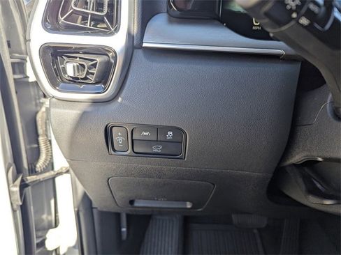 Used 2023 Kia Sorento SX image 22