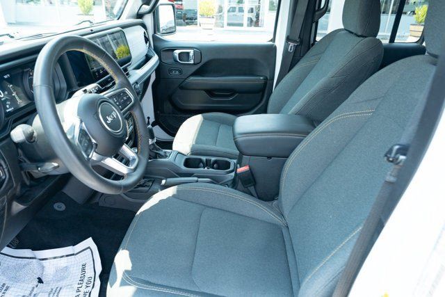 Certified 2025 Jeep Wrangler Unlimited Sahara AWD/4WD image 17