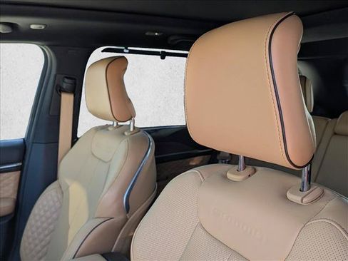 Used 2024 Jeep Grand Cherokee Summit w/ Adv Protech Group IV AWD/4WD image 14