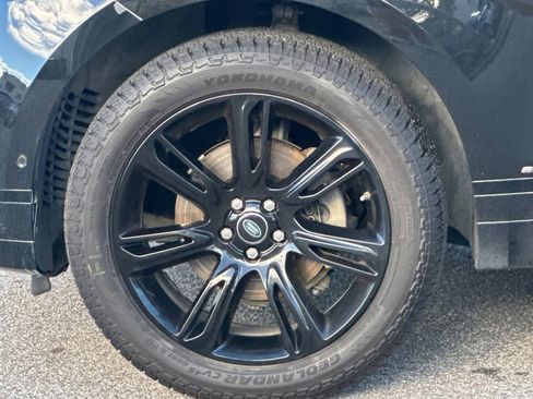 Used 2018 Land Rover Range Rover Velar R-Dynamic SE image 13