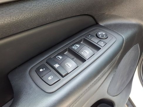 Used 2022 Jeep Grand Cherokee Laredo X AWD/4WD image 14