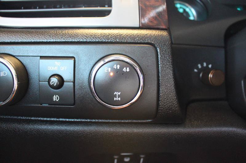 Used 2013 GMC Sierra 2500 Denali w/ Suspension Package, Off-Road AWD/4WD image 38