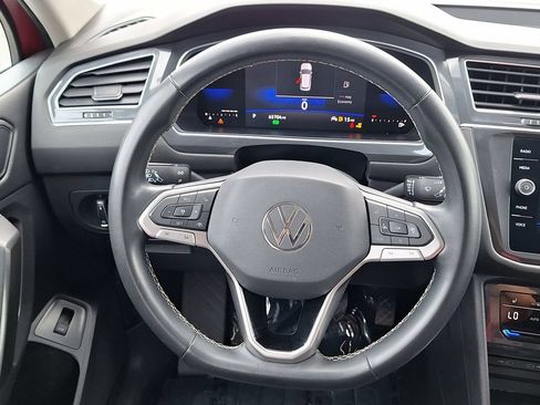 Used 2022 Volkswagen Tiguan SE AWD/4WD image 14