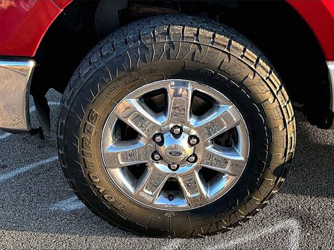 Used 2014 Ford F150 XLT w/ XLT Chrome Package image 8