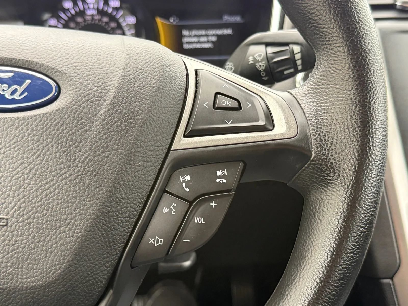 Used 2020 Ford Fusion SE FWD image 26