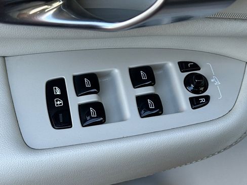 Certified 2024 Volvo XC90 B6 Plus AWD/4WD image 16