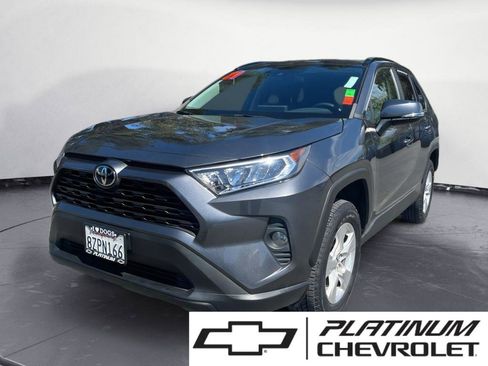 Used 2021 Toyota RAV4 XLE w/ Convenience Package image 1