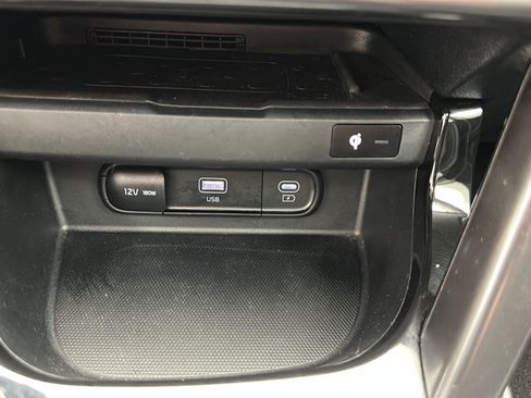 Used 2024 Kia Seltos EX AWD/4WD image 25