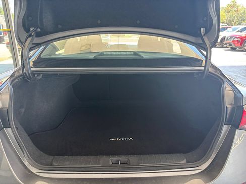 Used 2025 Nissan Sentra SV FWD image 28