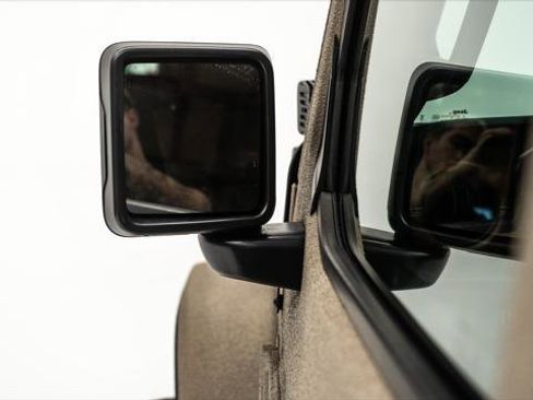 Used 2025 Jeep Wrangler Unlimited Sport image 32