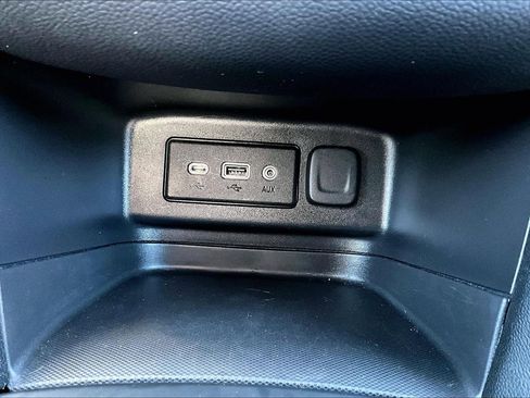 Used 2024 Chevrolet Equinox RS image 29