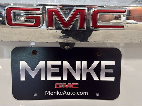 Used 2021 GMC Yukon SLT w/ SLT Luxury Plus Package AWD/4WD image 9