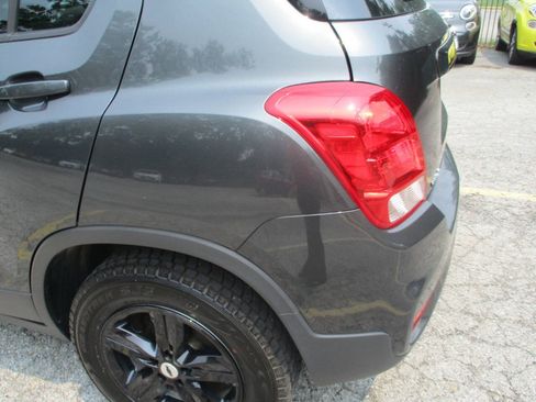 Used 2019 Chevrolet Trax LS FWD image 16