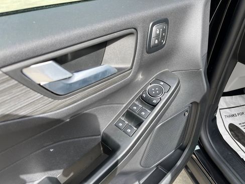 New 2025 Ford Escape SE w/ PHEV Premium Package image 16