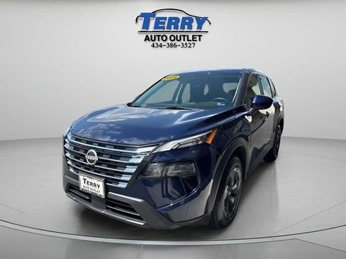 Used 2025 Nissan Rogue SV FWD image 3