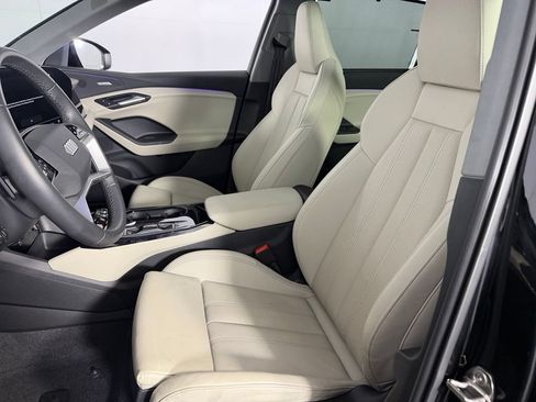 Used 2025 Audi Q6 e-tron Premium Plus w/ Premium Plus AWD/4WD image 24