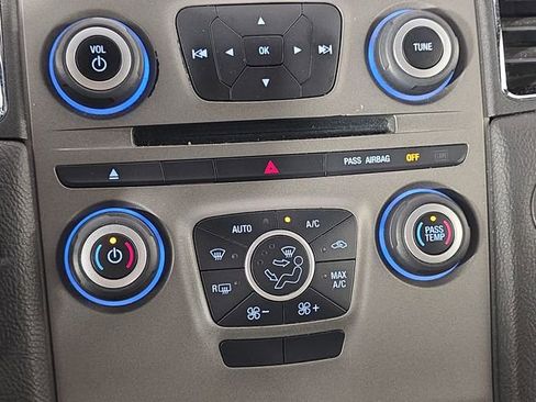 Used 2017 Ford Taurus SEL image 23