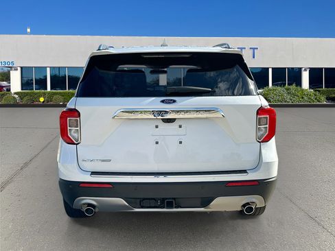 Certified 2022 Ford Explorer Limited w/ Limited Technology Package image 6