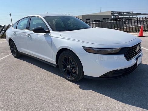 New 2025 Honda Accord SE image 2