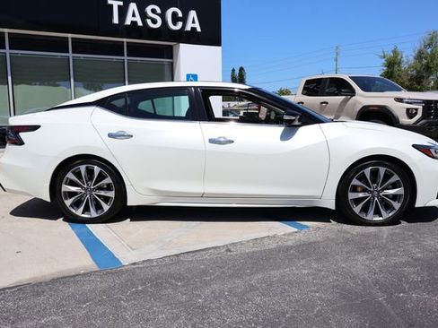 Used 2021 Nissan Maxima Platinum w/ Sport Mat Group FWD image 9