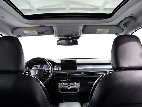 Used 2022 Lincoln Corsair AWD w/ Premium Package image 17