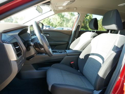 Certified 2023 Nissan Rogue SV AWD/4WD image 34