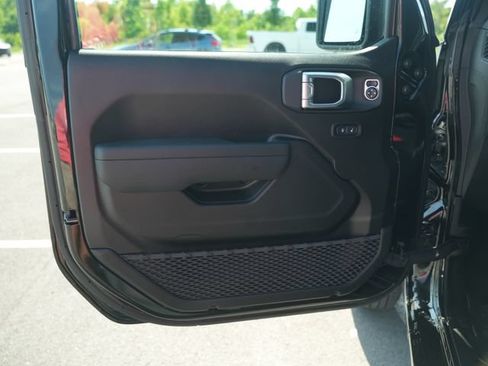 New 2026 Jeep Gladiator Sport w/ Dual Top Group AWD/4WD image 12