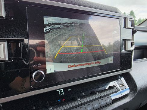 Used 2025 Toyota Tundra SR5 AWD/4WD image 17