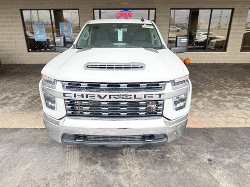 Used 2023 Chevrolet Silverado 2500 LT AWD/4WD image 15