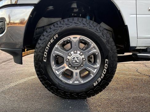 Used 2024 RAM 2500 Big Horn w/ Off Road Package image 9