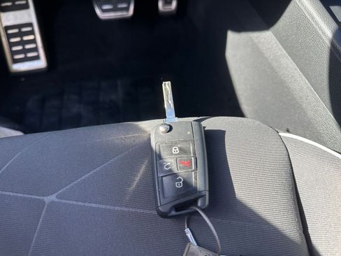 Used 2025 Volkswagen Jetta Sport image 21