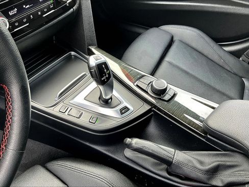 Used 2018 BMW 330e image 13