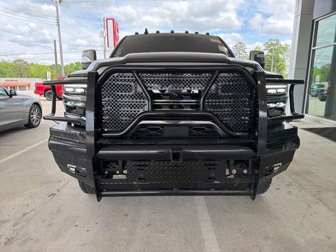 Used 2025 RAM 3500 Limited AWD/4WD image 2