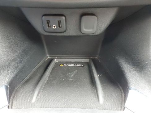 Certified 2023 Chevrolet Traverse LT FWD image 33
