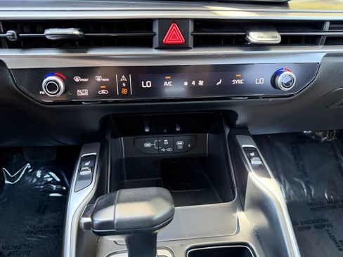 Used 2025 Kia Sorento S w/ Panoramic Sunroof Package FWD image 22