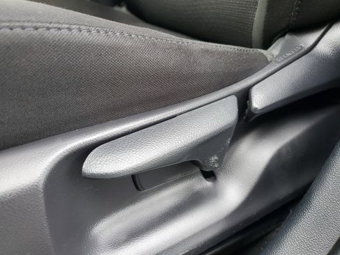 Used 2020 Toyota Prius LE image 10