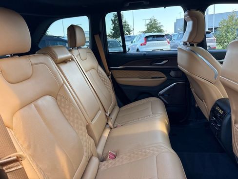 Used 2023 Jeep Grand Cherokee Summit w/ Luxury Tech Group V AWD/4WD image 12