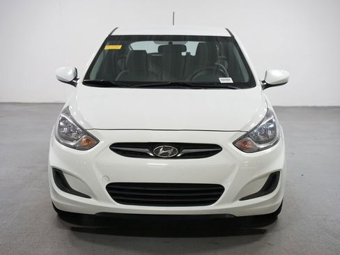 Used 2013 Hyundai Accent GS image 2