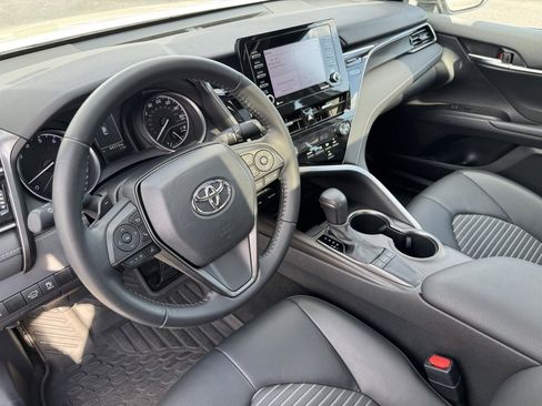 Used 2023 Toyota Camry SE w/ Convenience Package image 14
