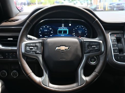 Used 2022 Chevrolet Tahoe LT w/ Luxury Package RWD image 6
