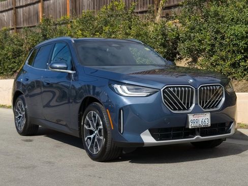 Used 2025 BMW X3 xDrive30i w/ Convenience Package image 2