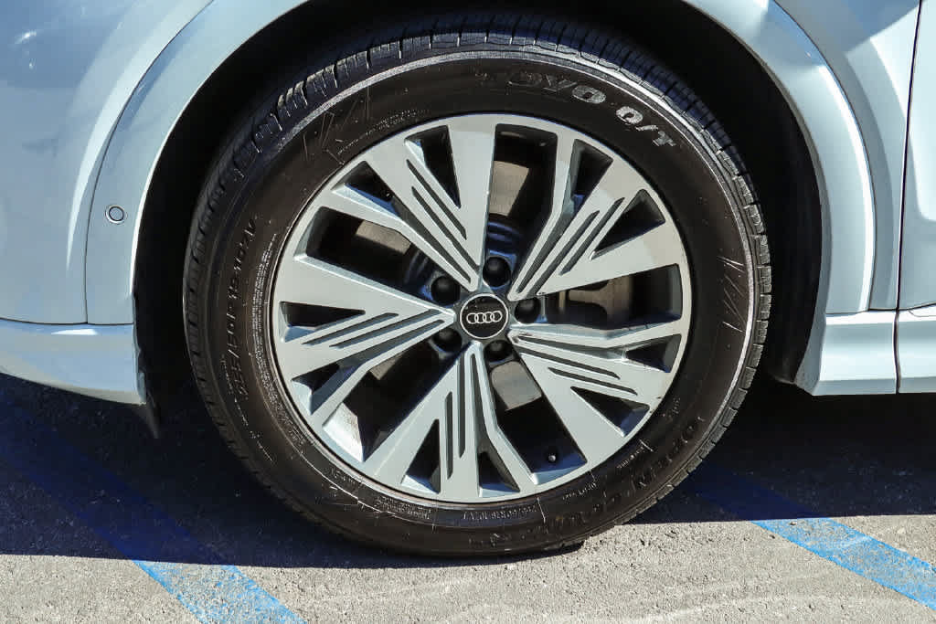Used 2023 Audi Q4 e-tron Premium Plus w/ Premium Plus RWD image 11