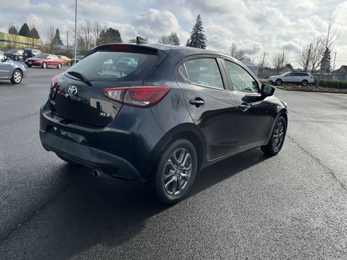 Used 2020 Toyota Yaris XLE image 5