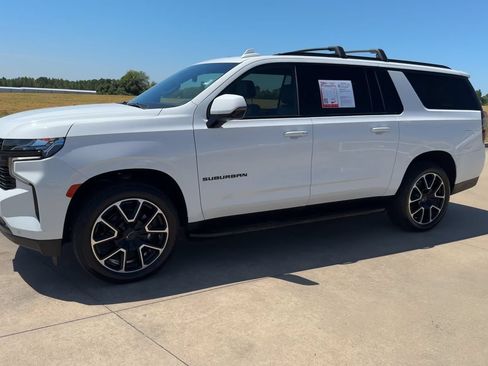 Used 2023 Chevrolet Suburban RST w/ Luxury Package RWD image 5