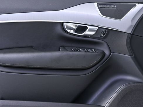 Certified 2023 Volvo XC90 B5 Core w/ Climate Package image 8