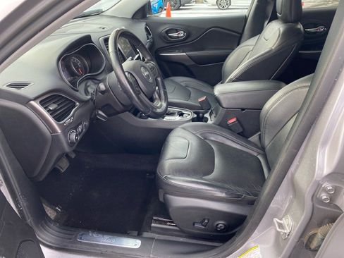 Used 2020 Jeep Cherokee Limited image 9