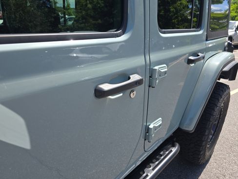 Used 2023 Jeep Wrangler Unlimited Rubicon w/ Xtreme 35 Tire Package AWD/4WD image 12