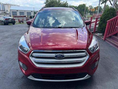 Used 2018 Ford Escape SE w/ Ford Safe & Smart Package AWD/4WD image 3