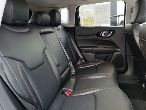 Used 2022 Jeep Compass Trailhawk image 17