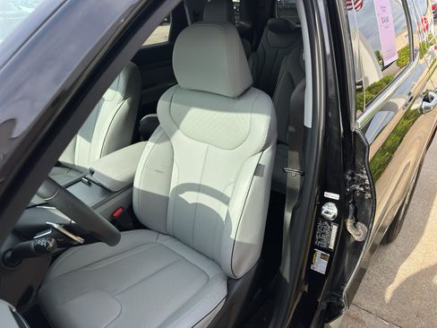 Used 2025 Hyundai Palisade SEL AWD/4WD image 25